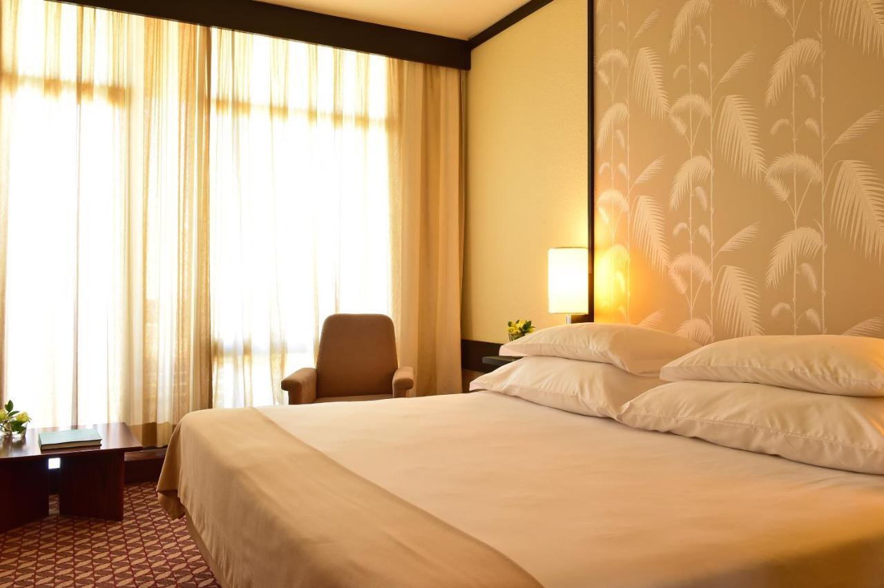 Pestana Casino Park Hotel & Casino Funchal  Exterior foto A room at the hotel