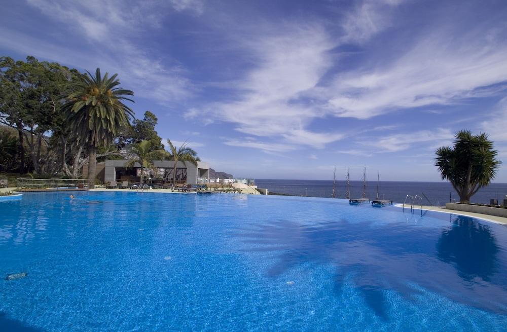 Pestana Casino Park Hotel & Casino Funchal  Exterior foto Infinity pool at the Hotel