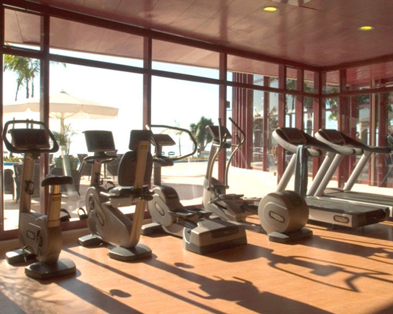 Pestana Casino Park Hotel & Casino Funchal  Exterior foto A gym at a resort